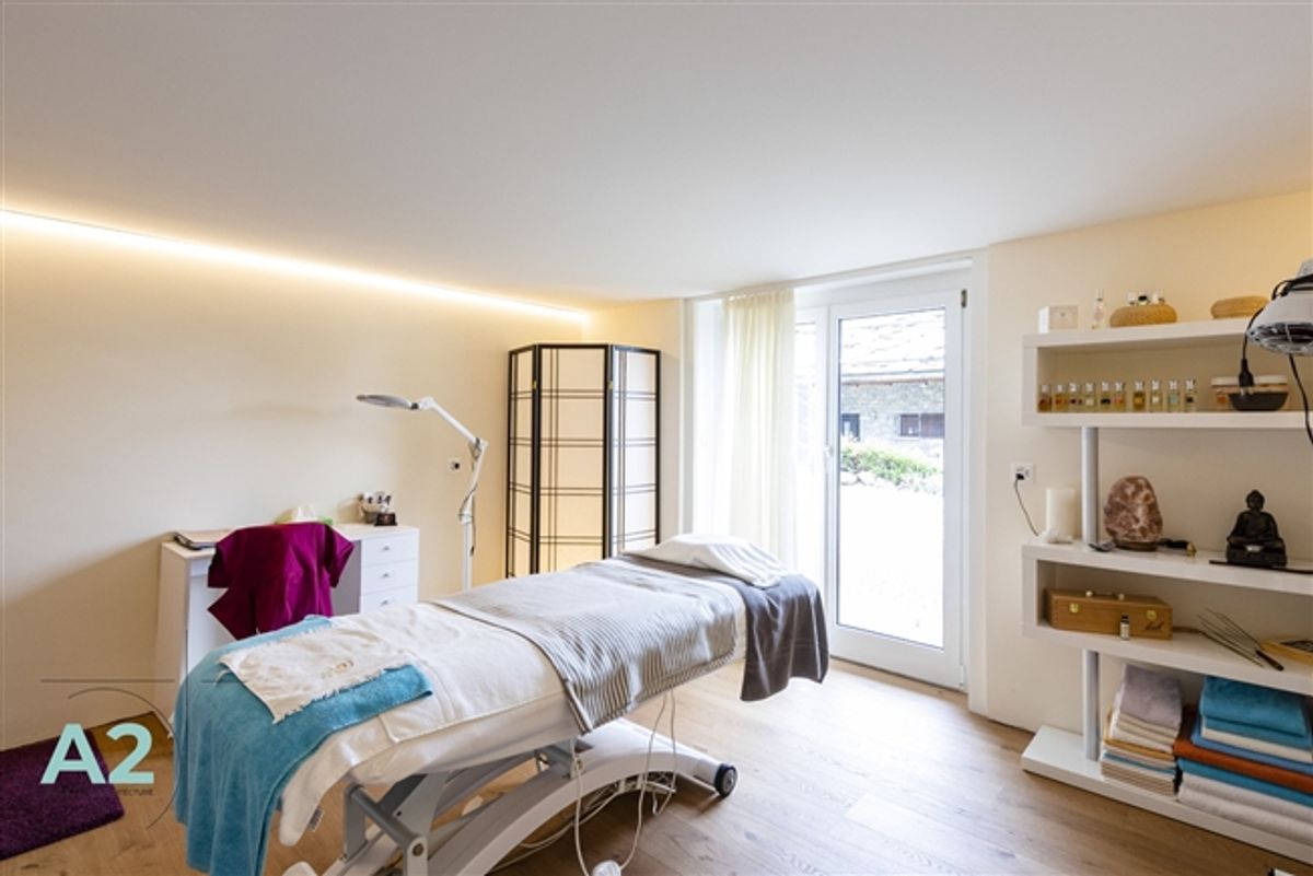 Luxuriöses Chalet mit 9 Zimmern, Aussenpool und Sauna - 6