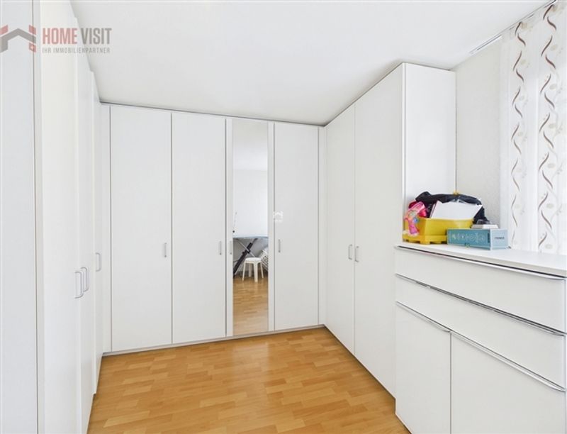 Grosszügiges 5.5-Zi.-DEFH -  Wohnen mit viel Platz und Charme - 10