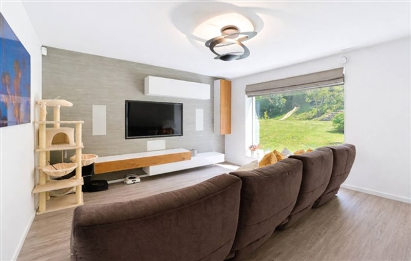 Moderne Luxusvilla von mehr als 350 m² mit Seeblick - 6