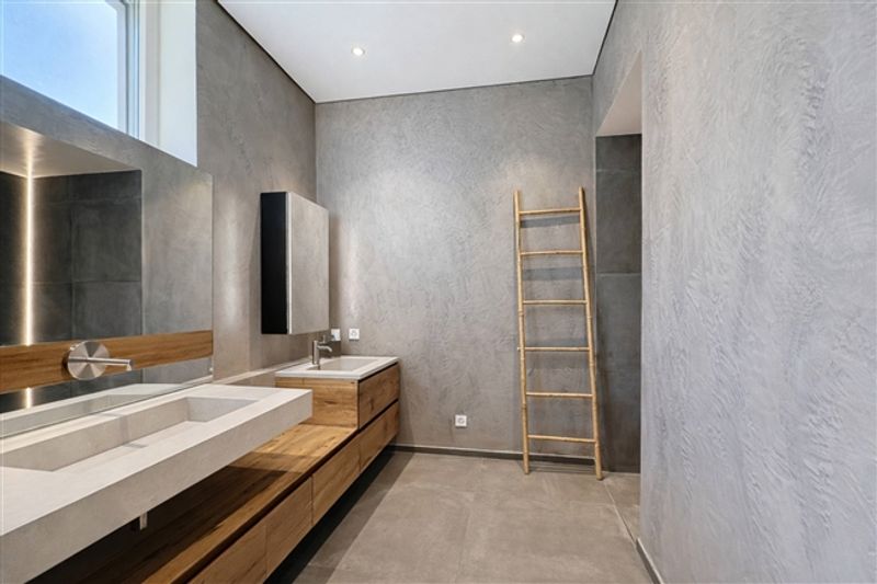 Moderne Luxusvilla von mehr als 350 m² mit Seeblick - 8