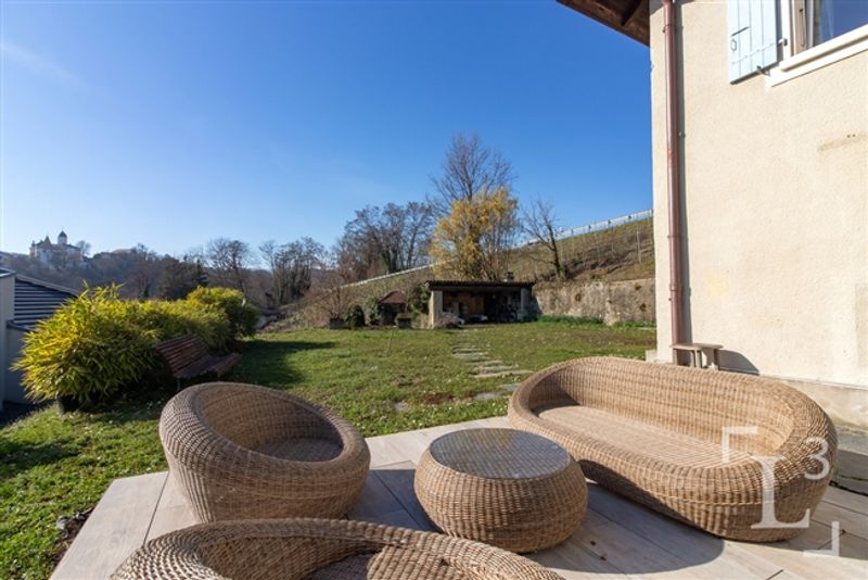 Herzstück! Grosszügige Villa mit Garten und freiem Blick - 3