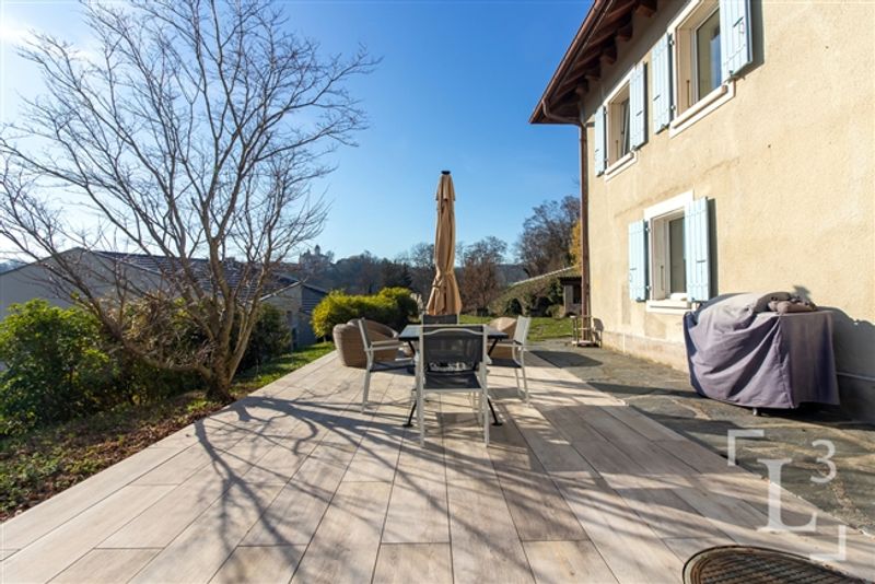 Herzstück! Grosszügige Villa mit Garten und freiem Blick - 4