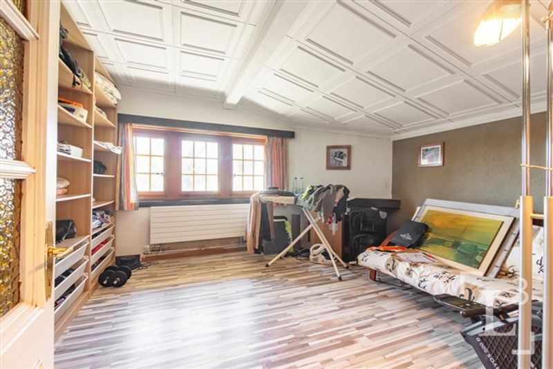 Herzstück! Grosszügige Villa mit Garten und freiem Blick - 11