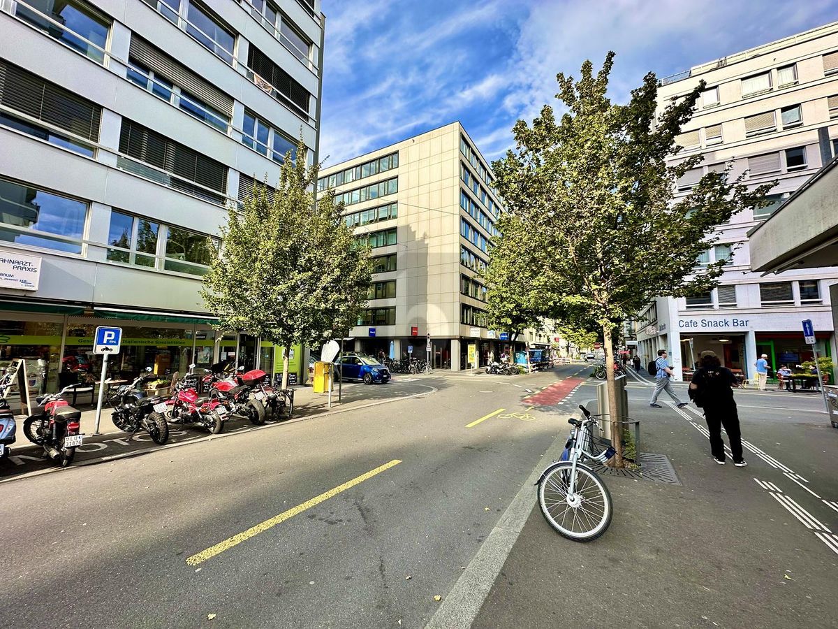 AN ZENTRALER UND RUHIGER LAGE - 0