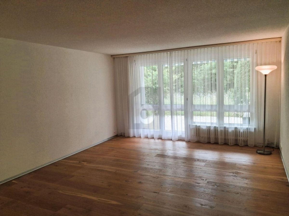 RUHIG MIT GEMÜTLICHEM SITZPLATZ - 0