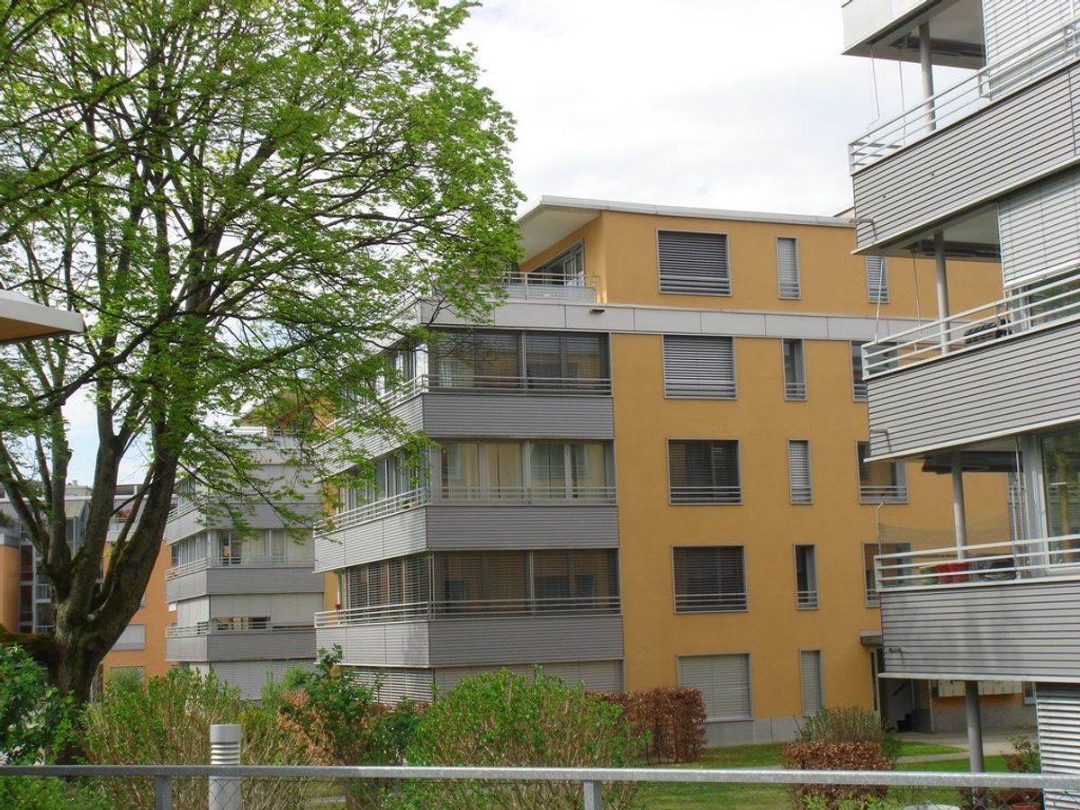 Einstellplatz nahe Schwimmbad gesucht? - 0