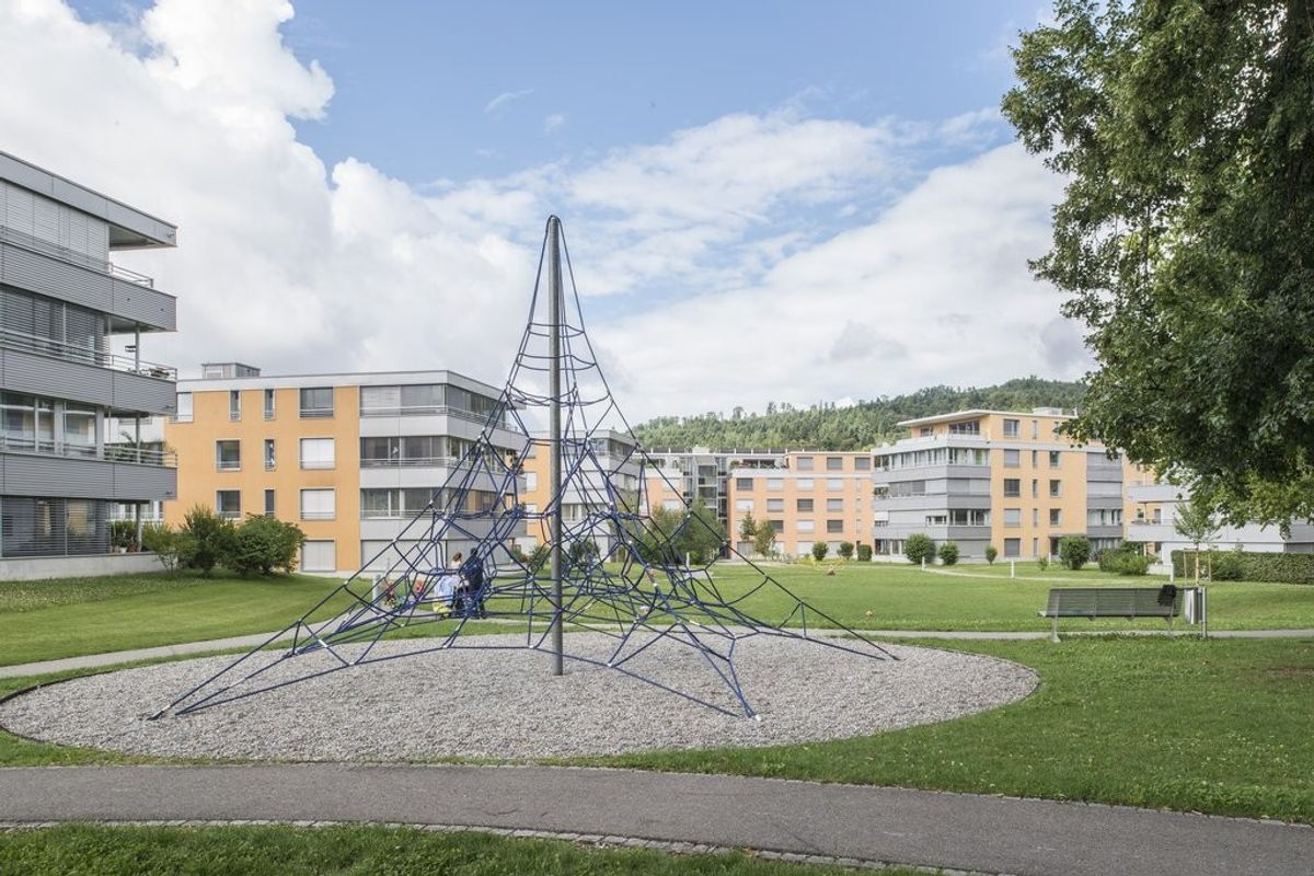 Einstellplatz nahe Schwimmbad gesucht? - 1