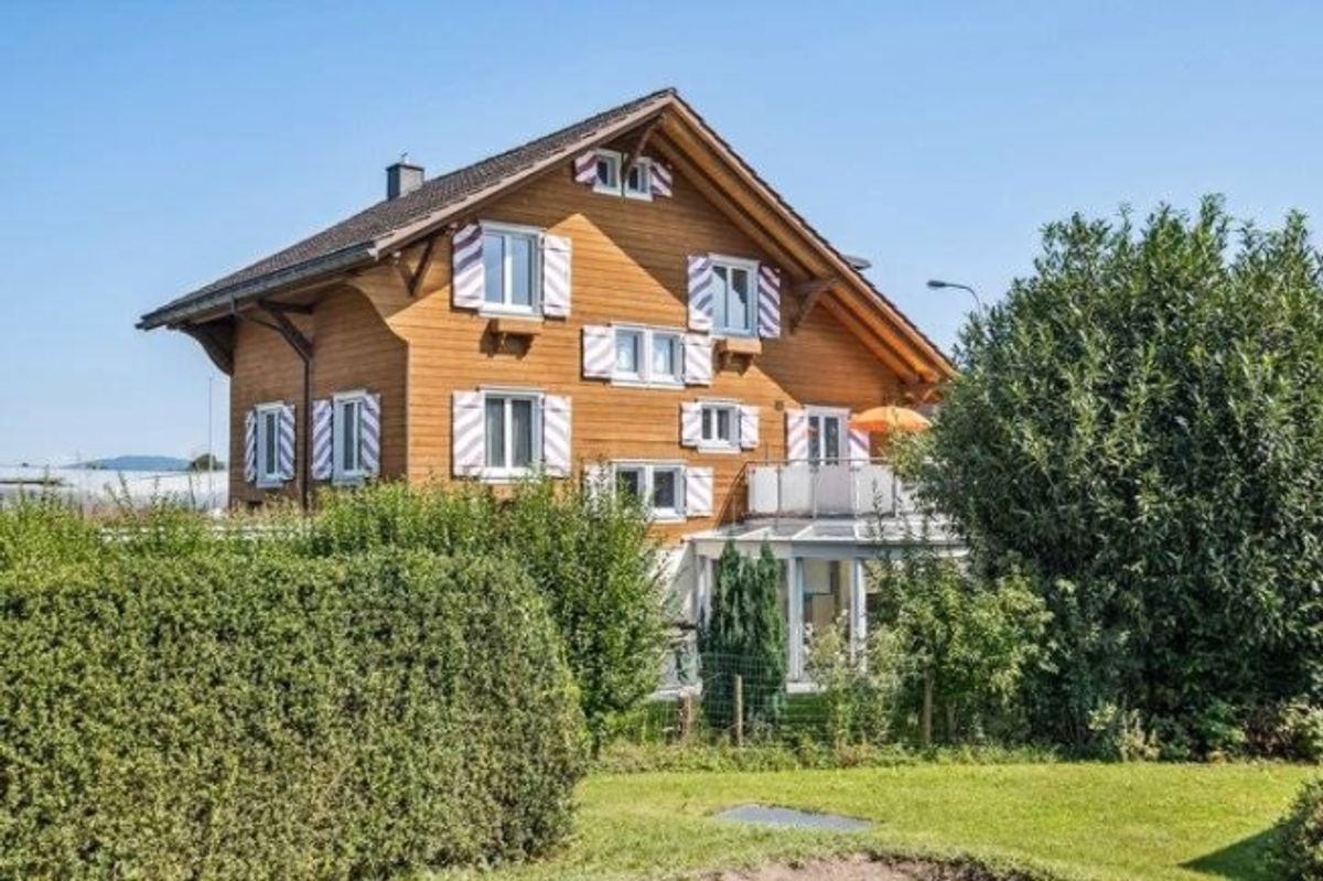 RUSTIKALES EINFAMILIENHAUS ODER GROSSES POTENTIAL ALS BAULAND - 0