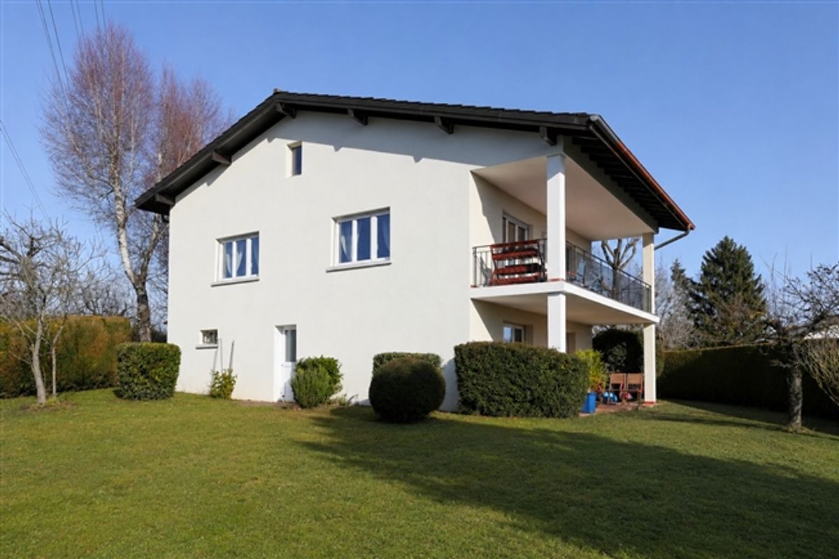 Große freistehende Villa mit 6 Zimmern - 0