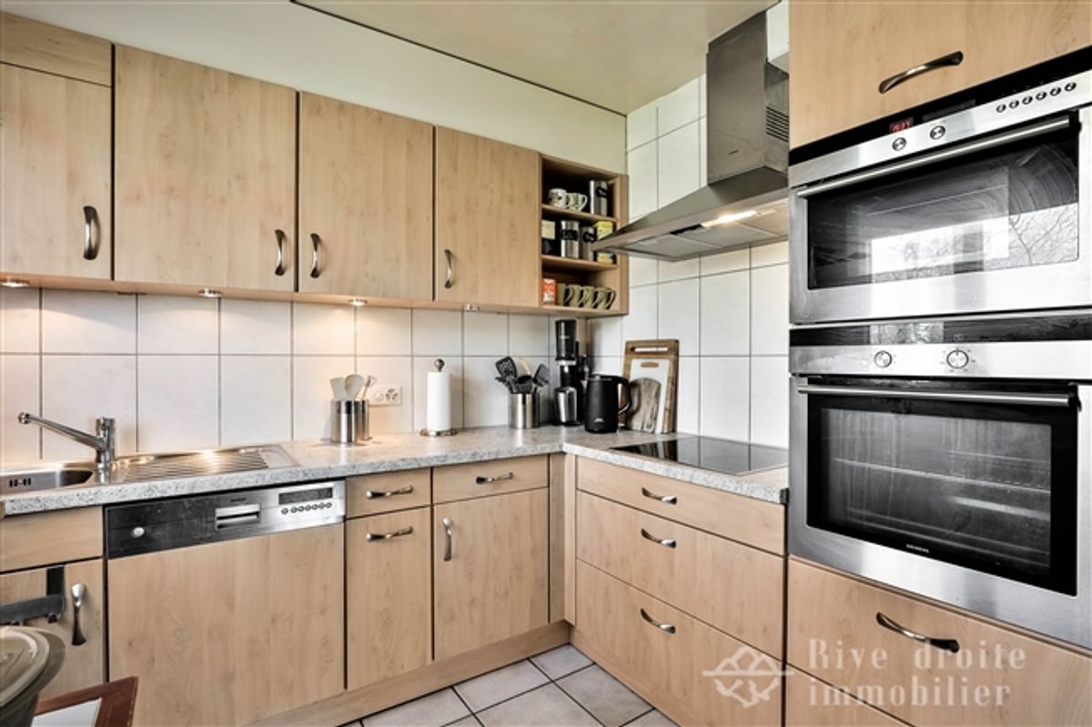 Große freistehende Villa mit 6 Zimmern - 8