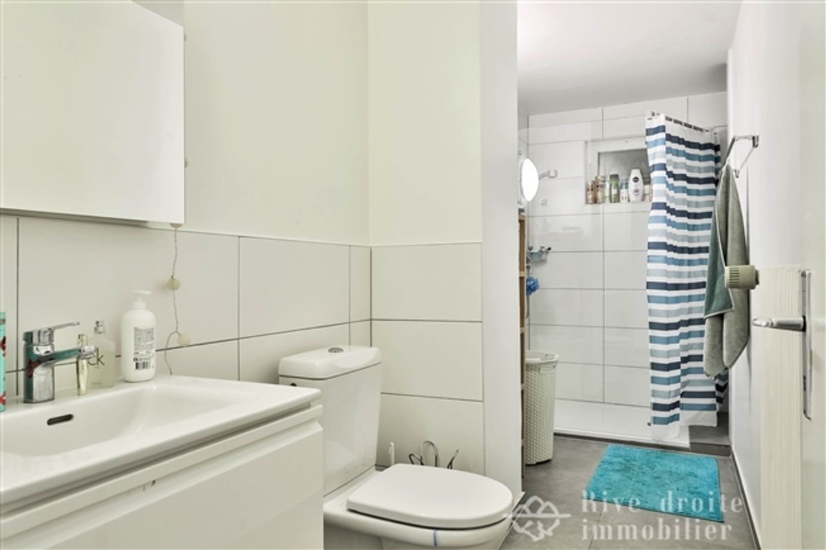 Große freistehende Villa mit 6 Zimmern - 12