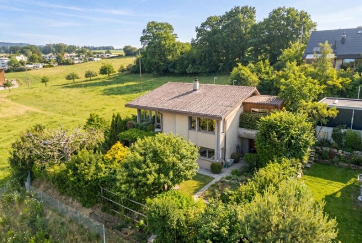 FREISTEHENDES 6.5 ZIMMER EINFAMILIENHAUS MIT TOLLER AUSSICHT - 0