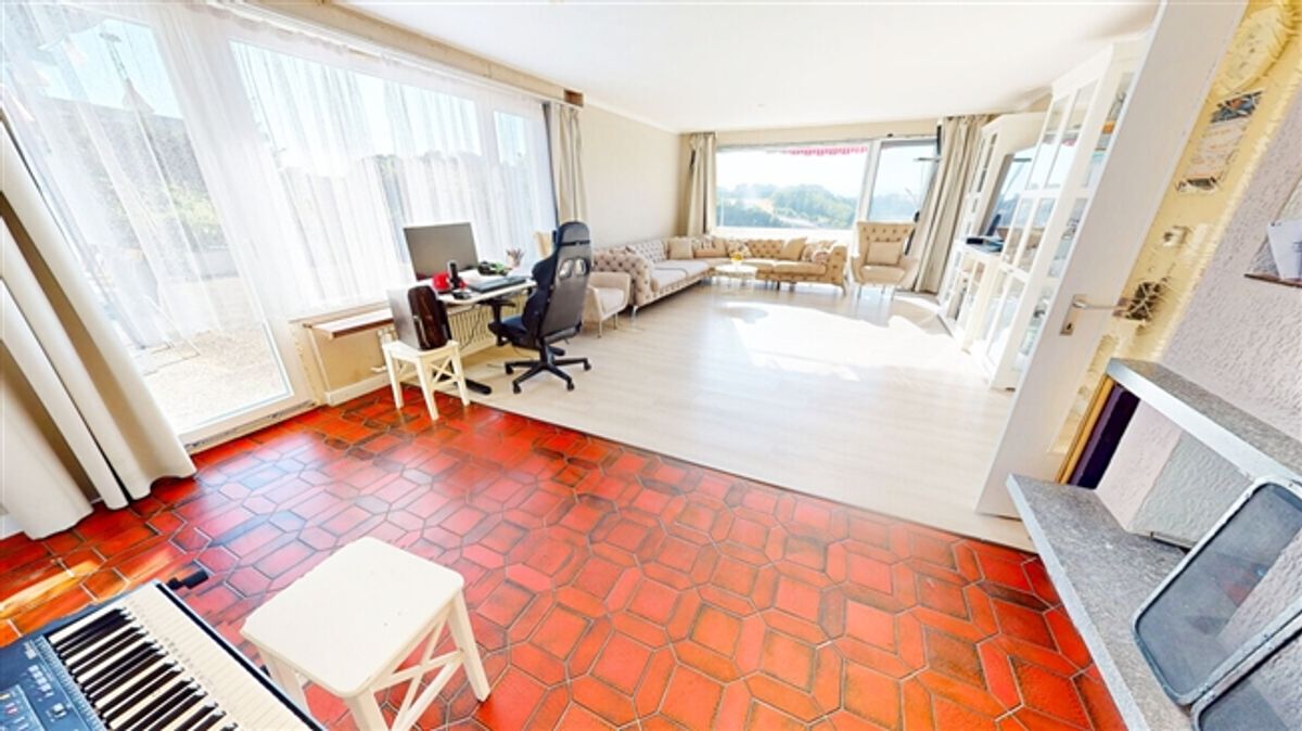 Einmaliges Einfamilienhaus mit Einliegerwohnung und traumhafter Aussicht in Flamatt - 12