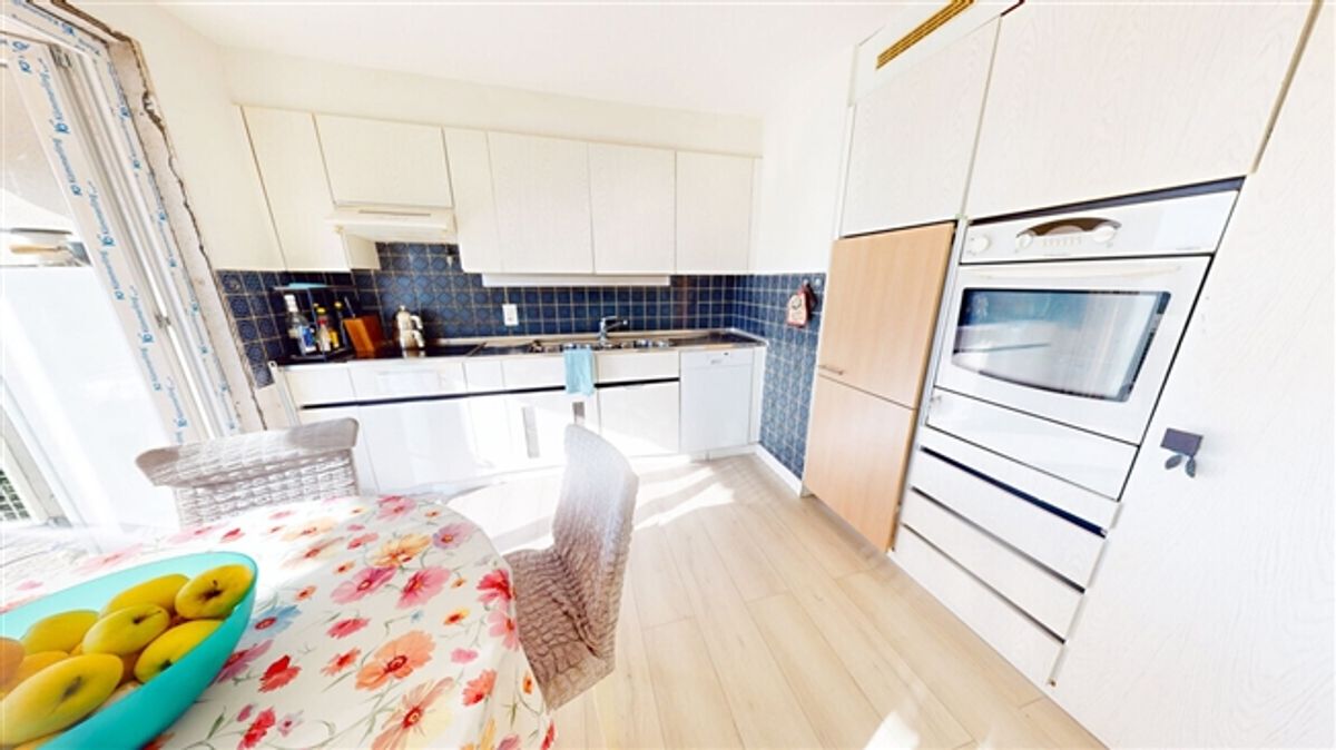 Einmaliges Einfamilienhaus mit Einliegerwohnung und traumhafter Aussicht in Flamatt - 13