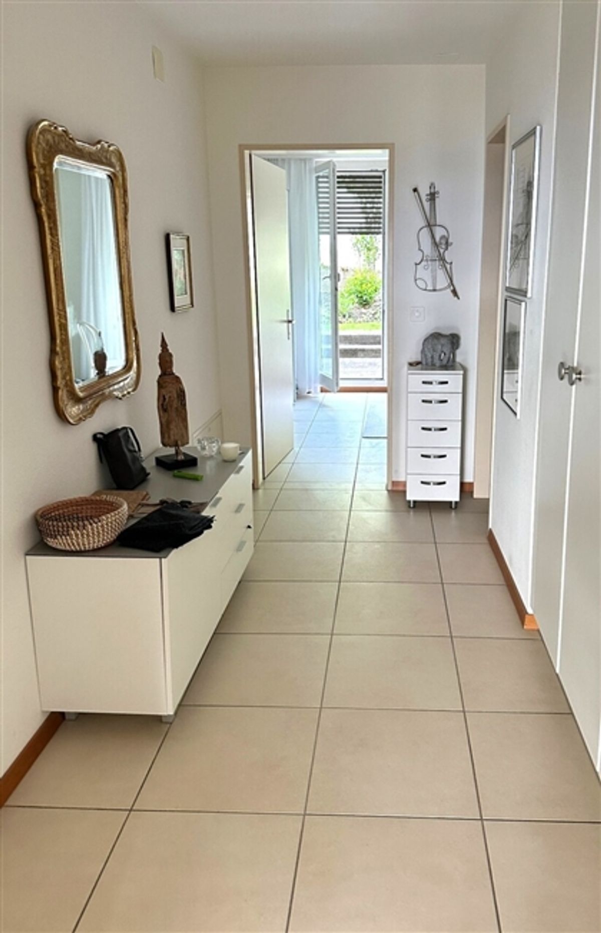 COOLE WOHNUNG  - renovierte 2.5-Zimmerwohnung - 1