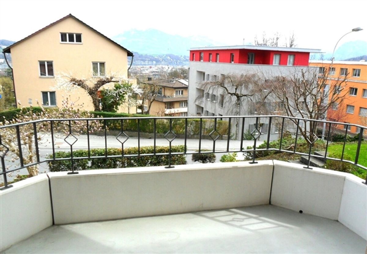 COOLE WOHNUNG  - renovierte 2.5-Zimmerwohnung - 2