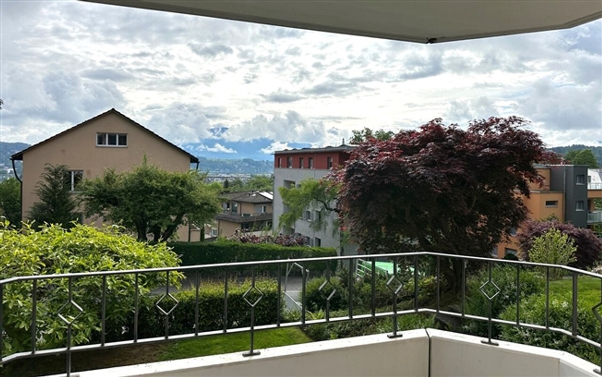 COOLE WOHNUNG  - renovierte 2.5-Zimmerwohnung - 3