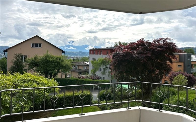 COOLE WOHNUNG  - renovierte 2.5-Zimmerwohnung - 4