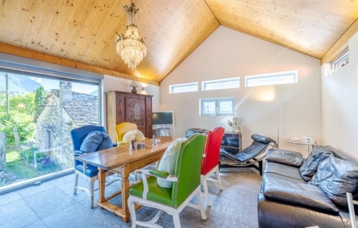 Charaktervolles 4-Zimmer-Chalet mit Weitblick in Malvaglia - 3