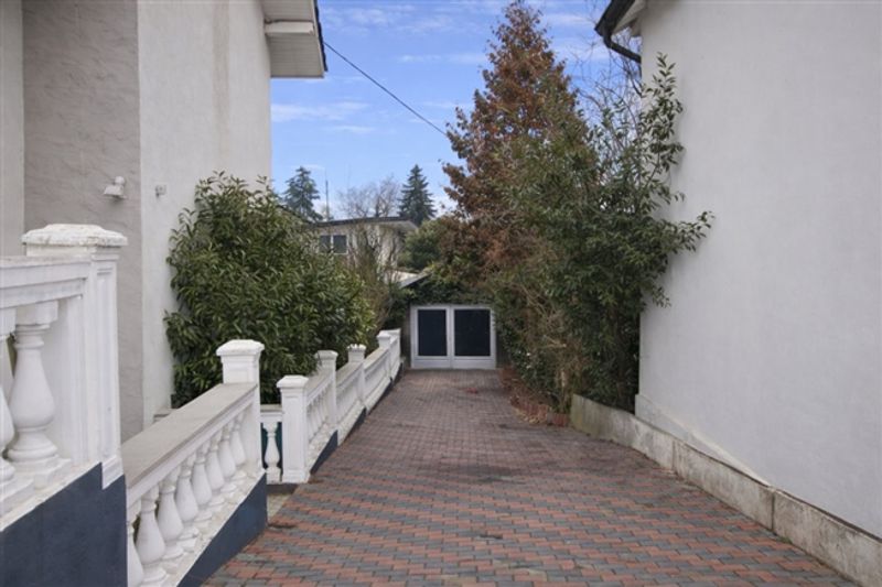 Großes renoviertes Haus mit hohem Mietpotenzial - 3