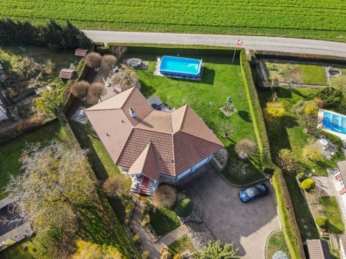 Splendide villa en bordure de zone agricole avec débouchée sur le lac - 4