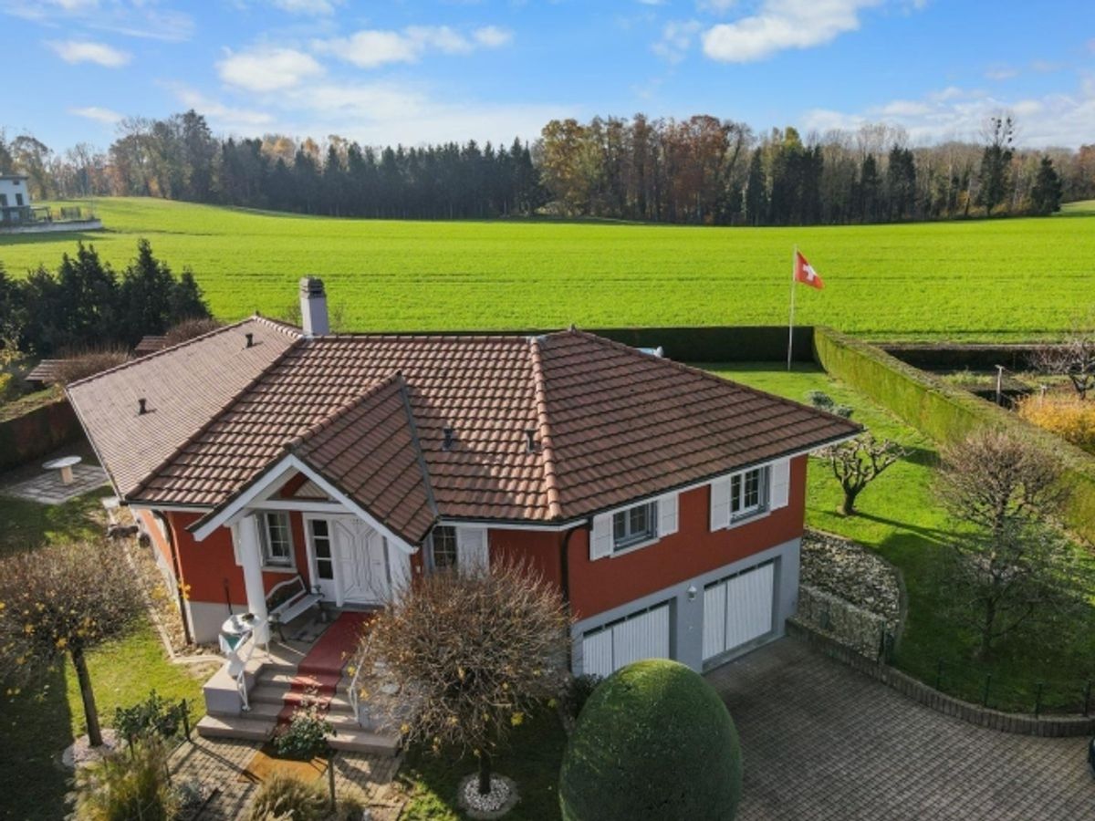 Splendide villa en bordure de zone agricole avec débouchée sur le lac - 5