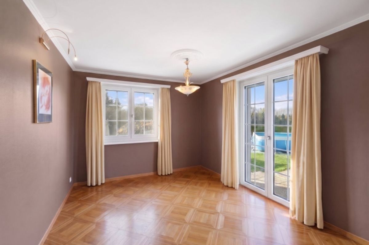 Splendide villa en bordure de zone agricole avec débouchée sur le lac - 7