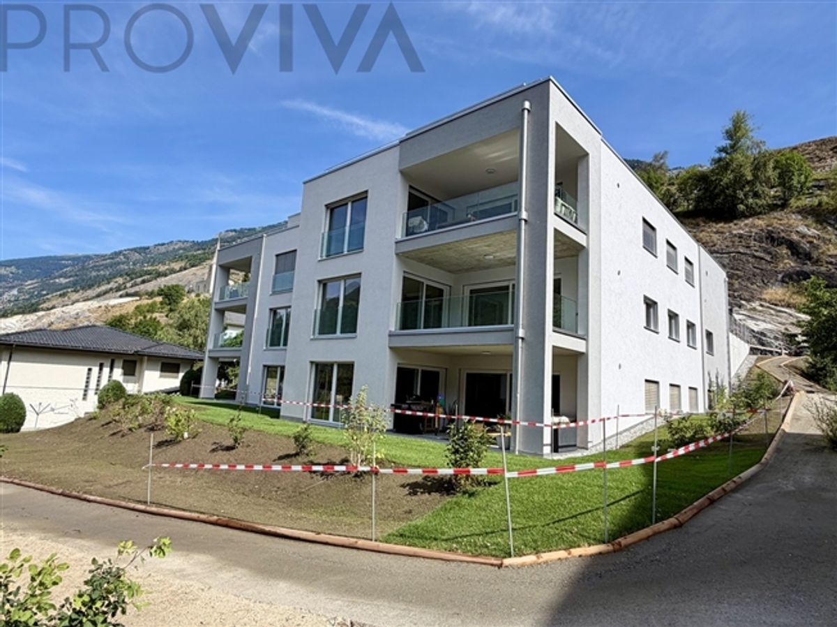 Topmodern mit traumhafter Aussicht und absoluter Ruhe - 0