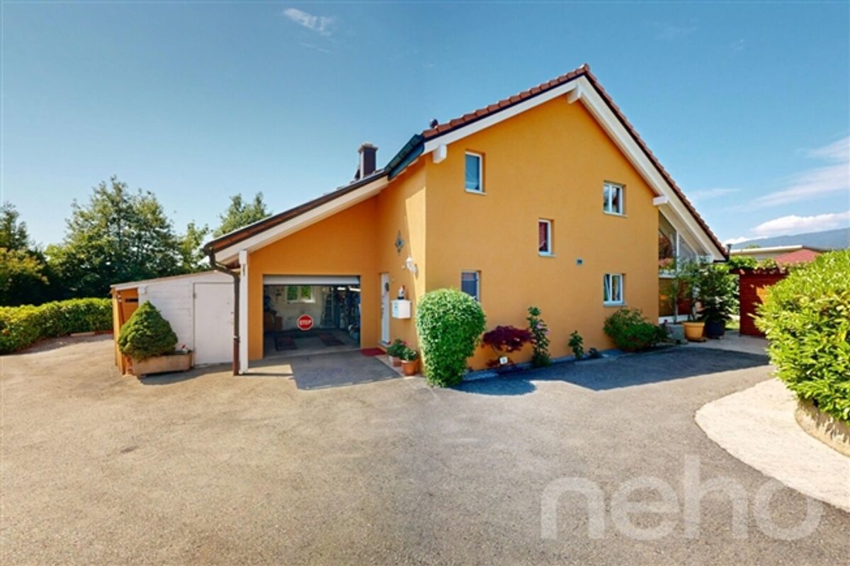 Hervorragendes Familienhaus mit Pool und Sommerküche in einer ruhigen Gegend - 0