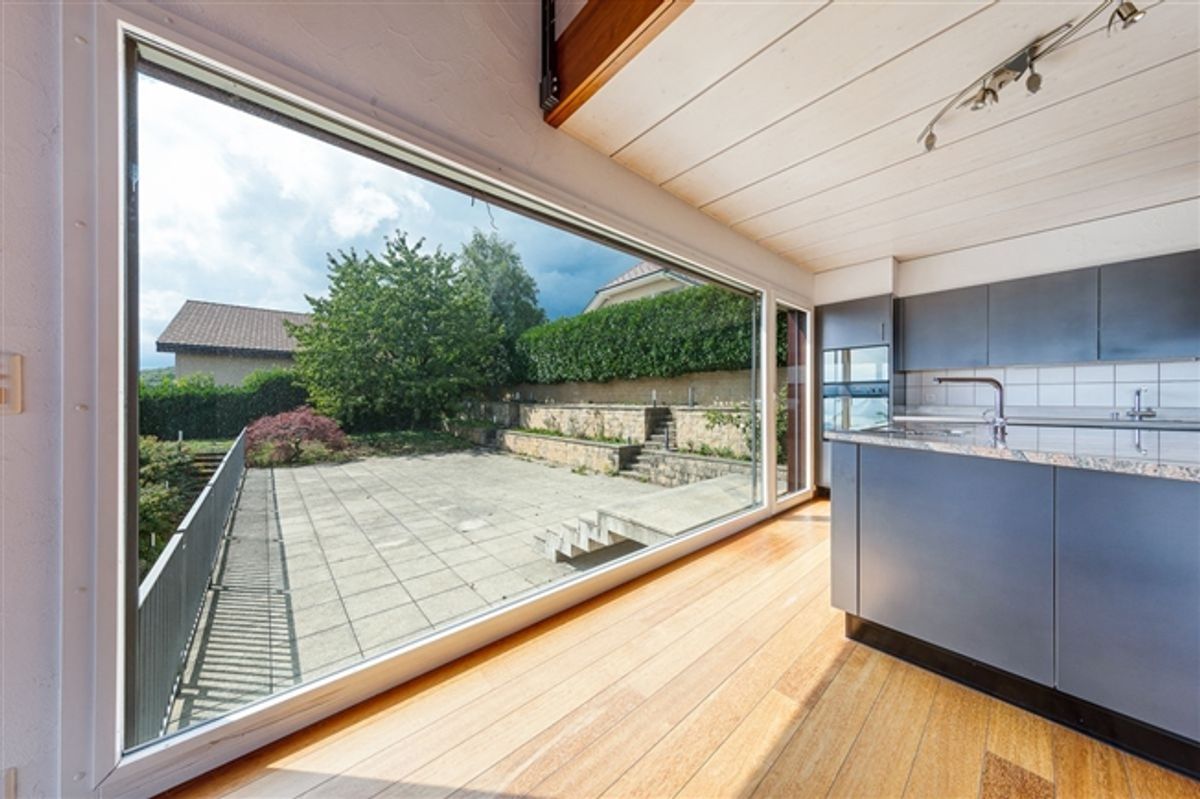 Sehr schönes Anwesen mit Panoramablick auf den See und die Alpen - 3
