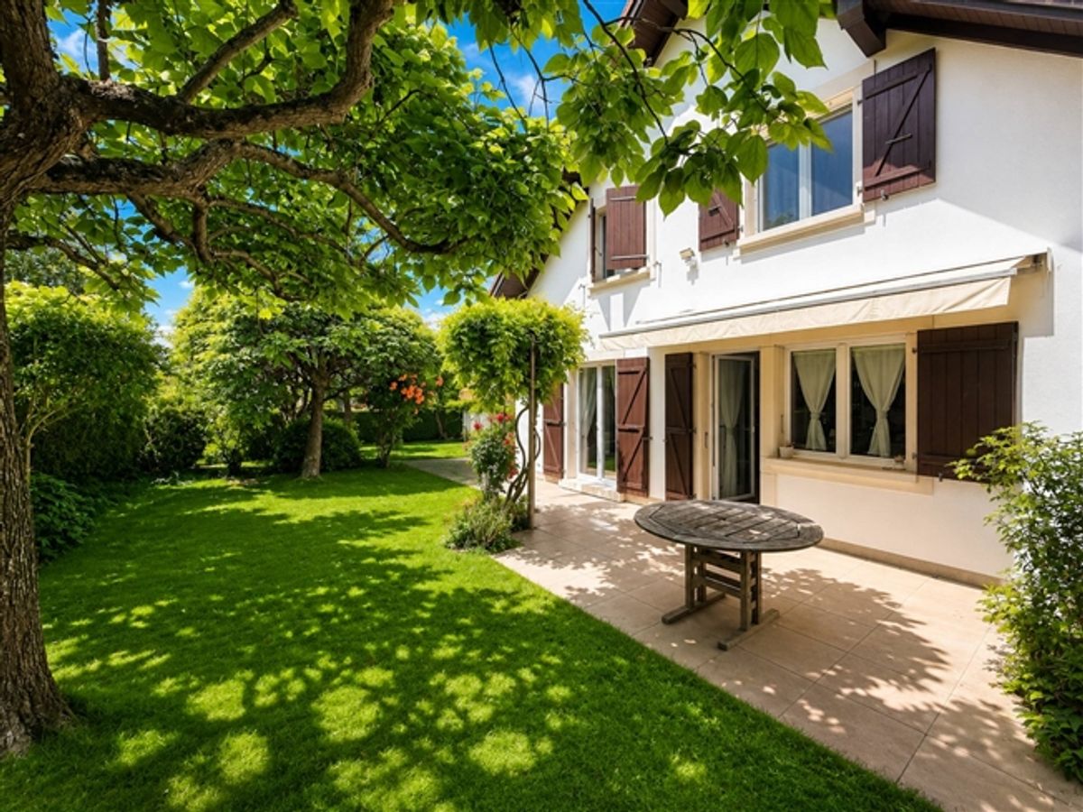 Charmante freistehende Villa in einer privilegierten Umgebung - 9