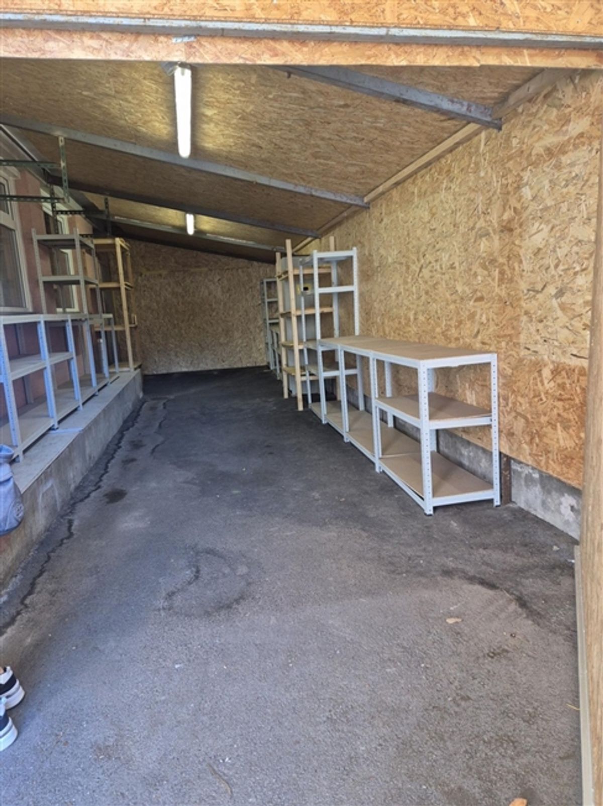 Gewerbefläche  mit Aussenfläche und Garage zu vermeiten - 12