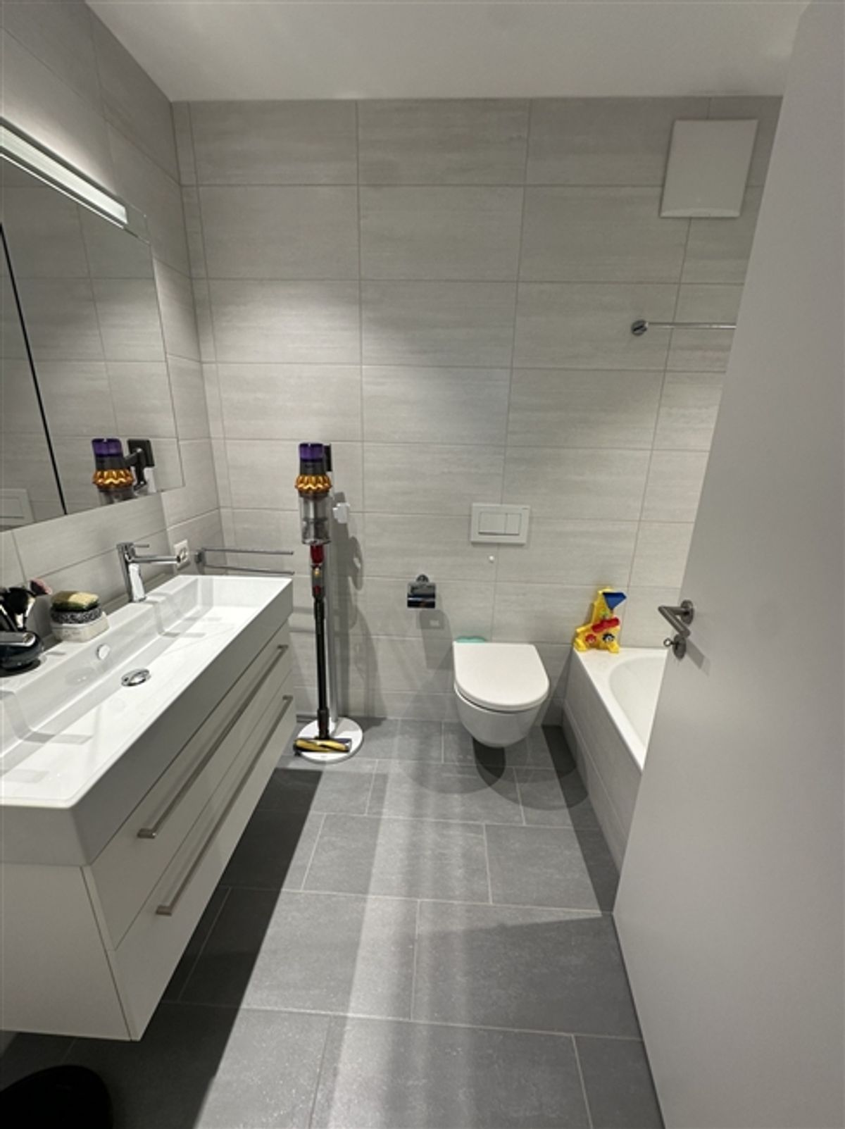 Moderne 3,5 ZimmerWohnung mit Südwest-Balkon nahe Stadt und Rhein - 9