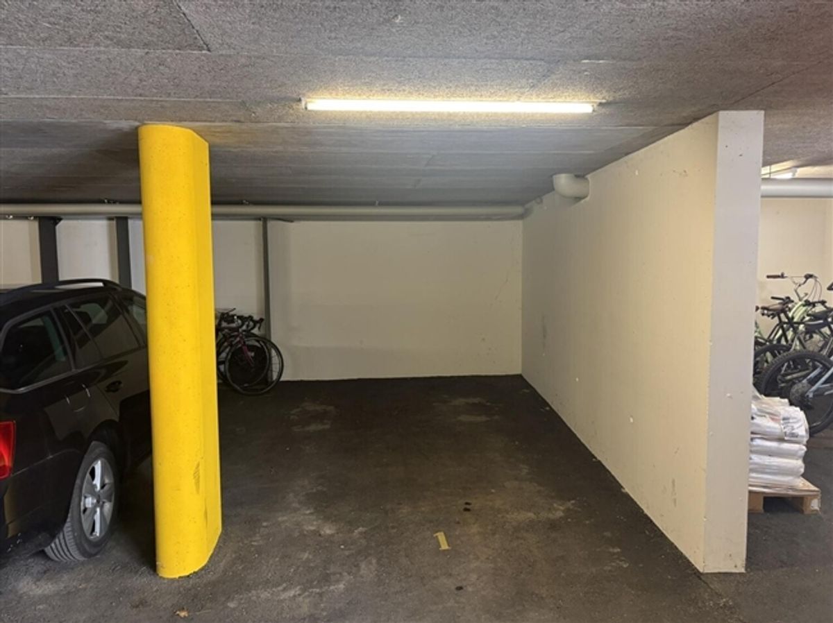 Parkplatz in der Tiefgarage zu vermieten - 1