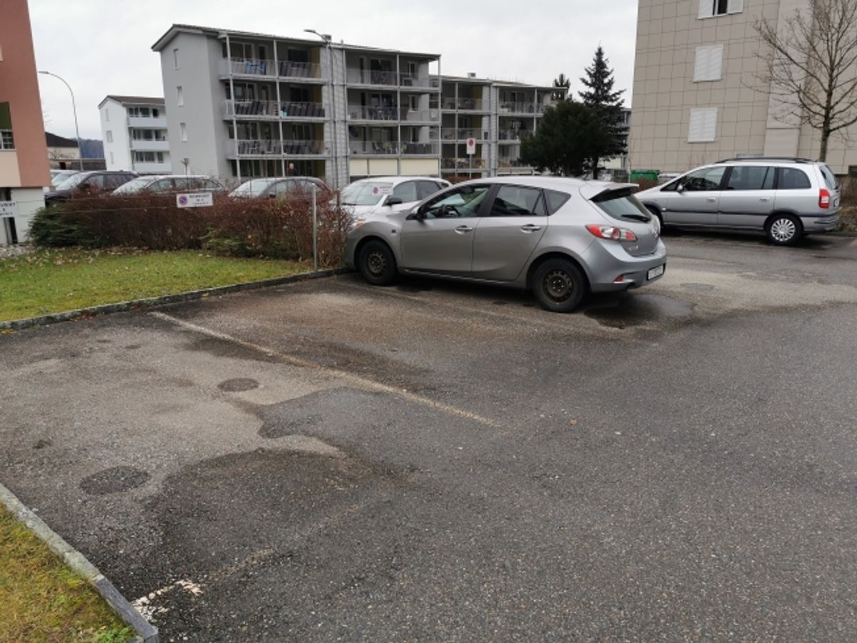 Haben Sie noch kein Parkplatz für Ihr Auto - 0