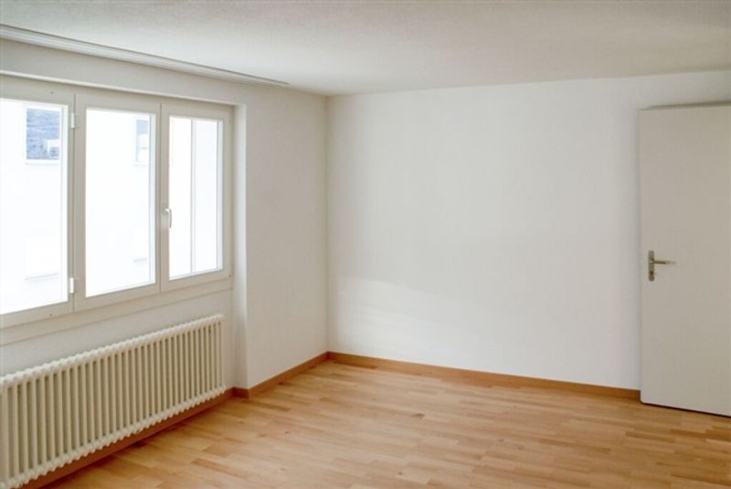 Grosszügige Wohnung mit Balkon und schöner Aussicht - 5