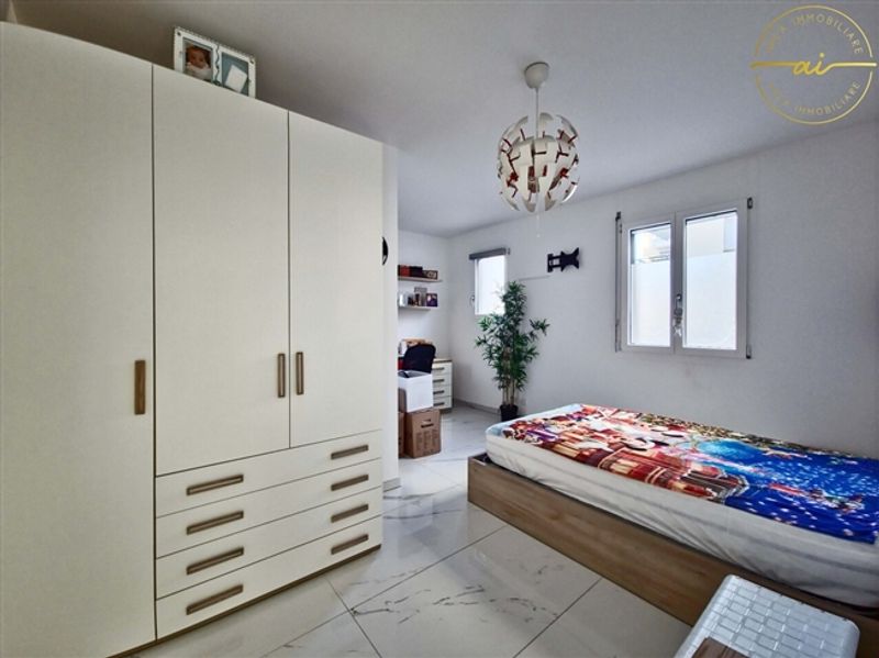 ELEGANTES UND HELLES 4.5-ZIMMIGES APARTMENT MIT PRIVATEM GARTEN - 12
