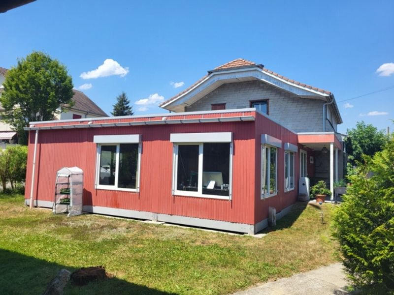 Grosszügiges Zweifamilienhaus mit Wohnpavillon - 3