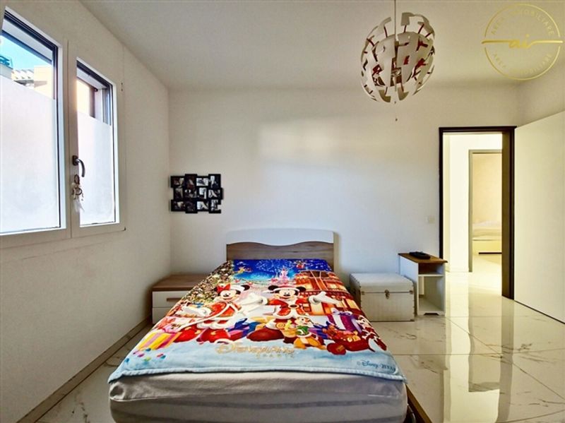 ELEGANTES UND HELLES 4.5-ZIMMIGES APARTMENT MIT PRIVATEM GARTEN - 13
