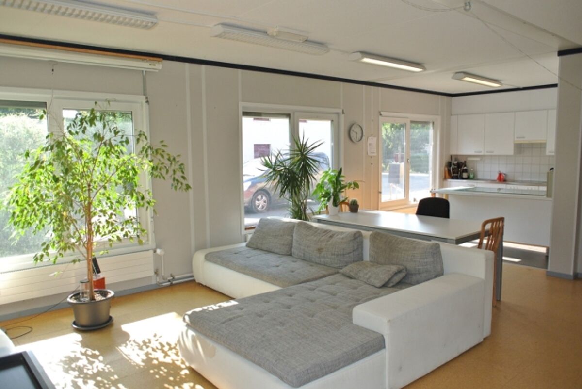 Grosszügiges Zweifamilienhaus mit Wohnpavillon - 6