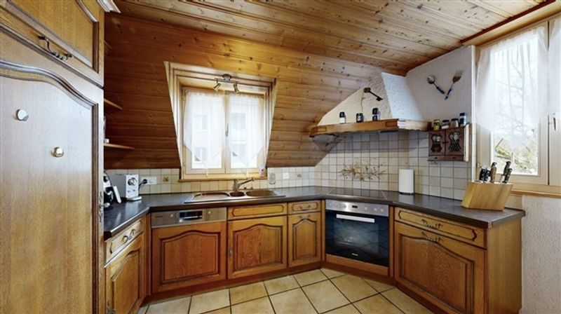 Charmante 4.5-Zimmer-Duplexwohnung mit Terrasse - 8
