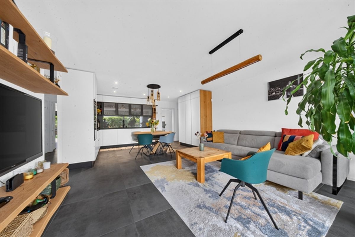 Schöne 4.5-Zimmer-Wohnung
Zwei Terrassen und Garten - 0