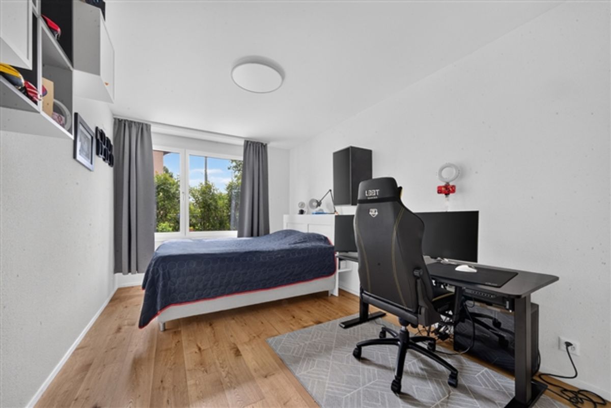 Schöne 4.5-Zimmer-Wohnung
Zwei Terrassen und Garten - 4