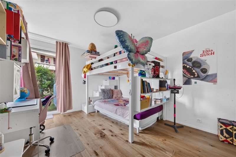 Schöne 4.5-Zimmer-Wohnung
Zwei Terrassen und Garten - 6