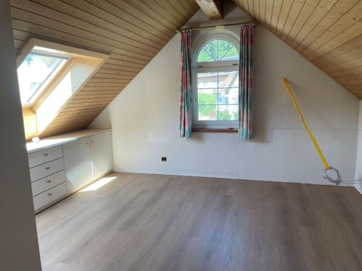 Wir bieten eine grosszügig ausgestattete Wohnung an. - 8