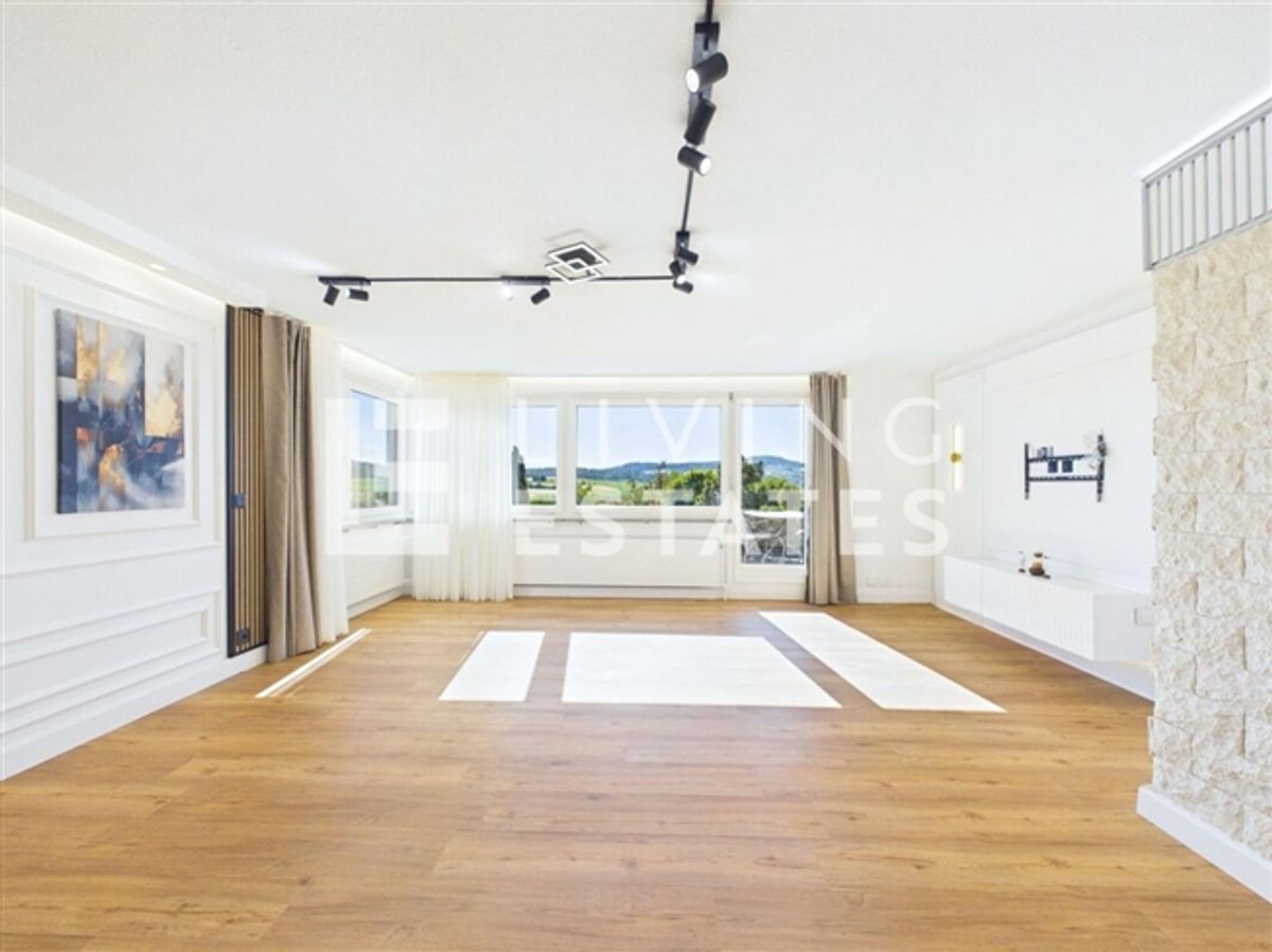 TERRASSENHAUS MIT PANORAMABLICK UND INDIVIDUELLEM LICHTKONZEPT - 1