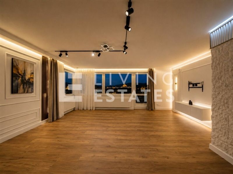 TERRASSENHAUS MIT PANORAMABLICK UND INDIVIDUELLEM LICHTKONZEPT - 3