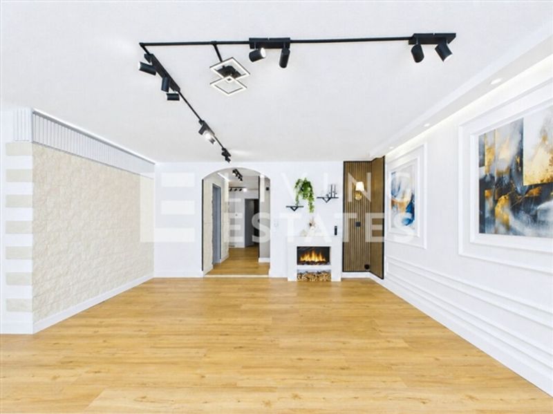 TERRASSENHAUS MIT PANORAMABLICK UND INDIVIDUELLEM LICHTKONZEPT - 5