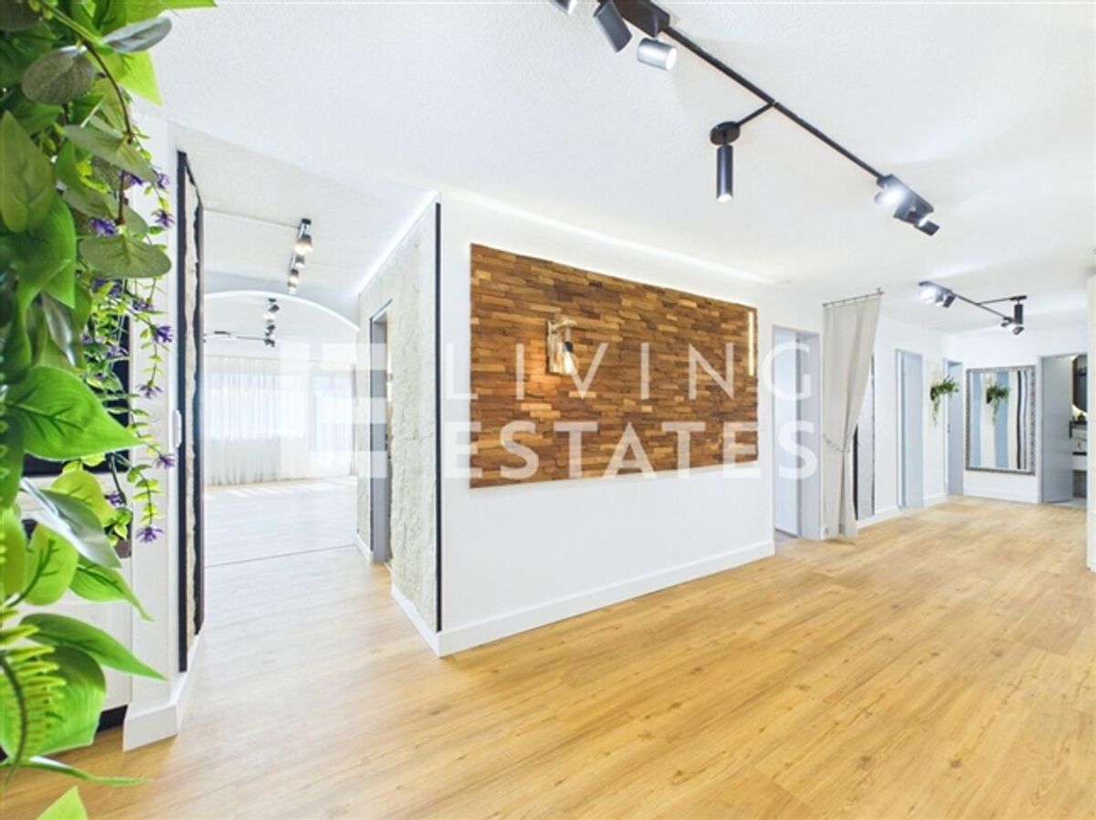 TERRASSENHAUS MIT PANORAMABLICK UND INDIVIDUELLEM LICHTKONZEPT - 9