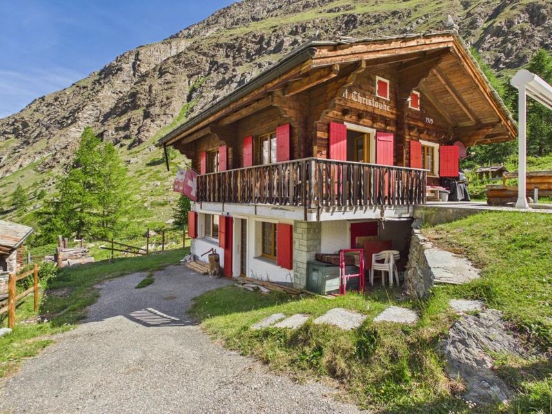 Einzigartiges Alpenidyll - Chalet auf der Täschalp - 13